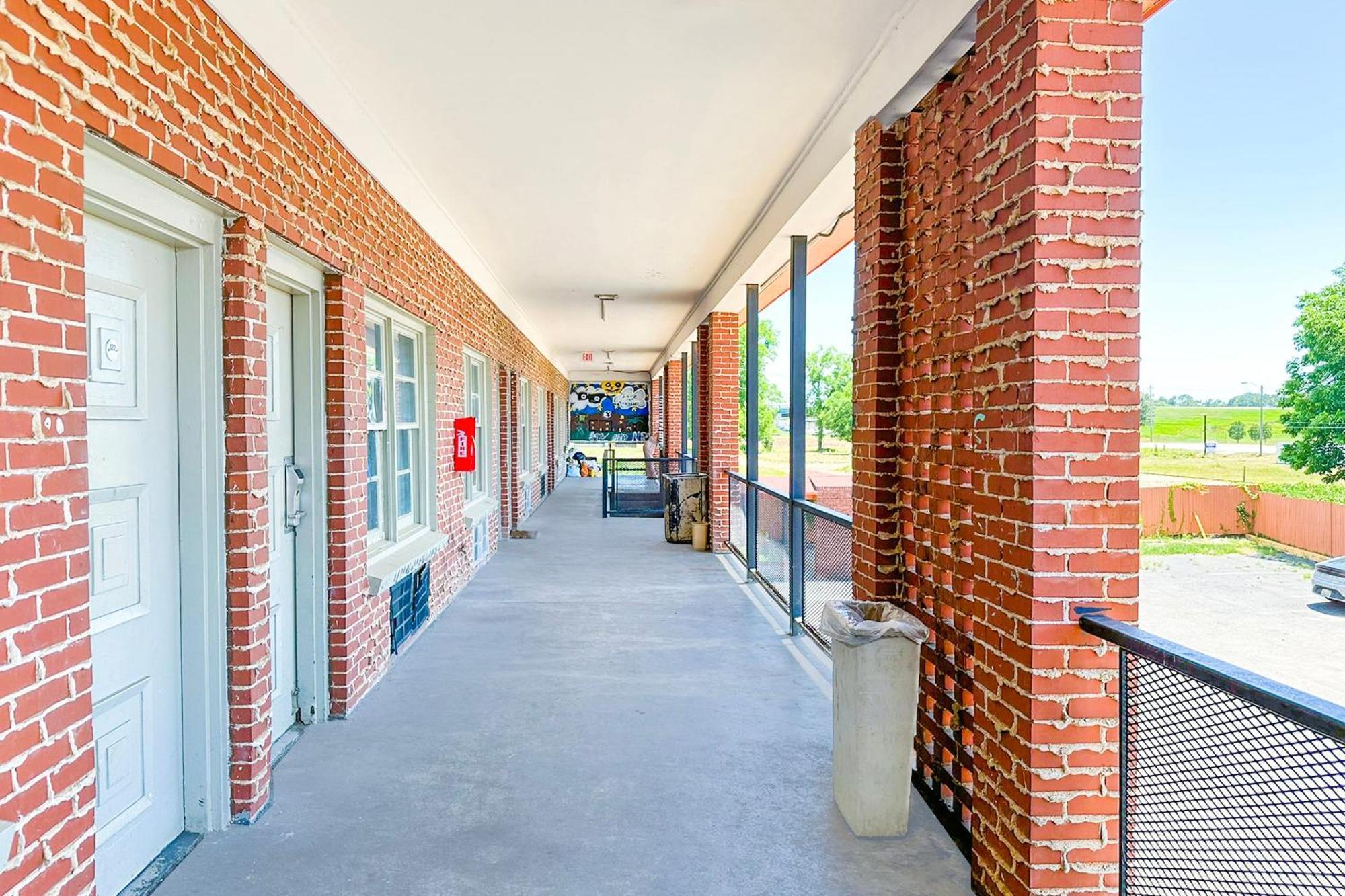 Sunrise Inn By Oyo Albany Exterior photo